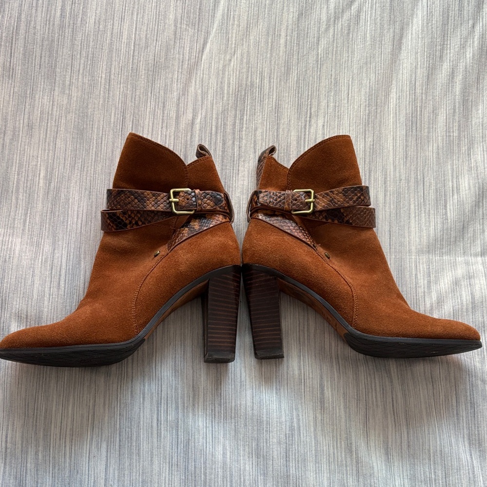 Donald J. Pliner camel/caramel Suede Heeled Boots